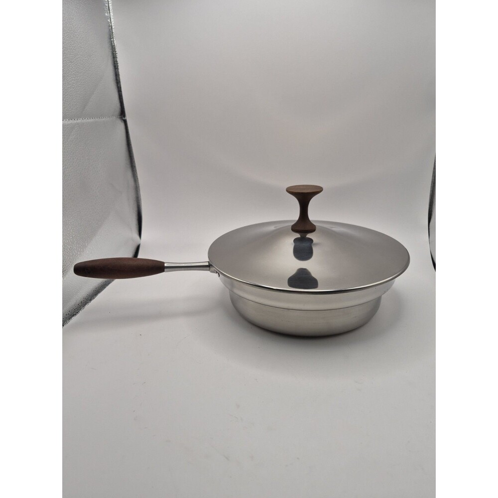 VTG MCM Aluminum Covered Chafing Dish w/ Wooden Handle/ Knob 9.25 in Diameter